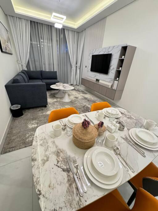 Luxurious Private Pool Apartment