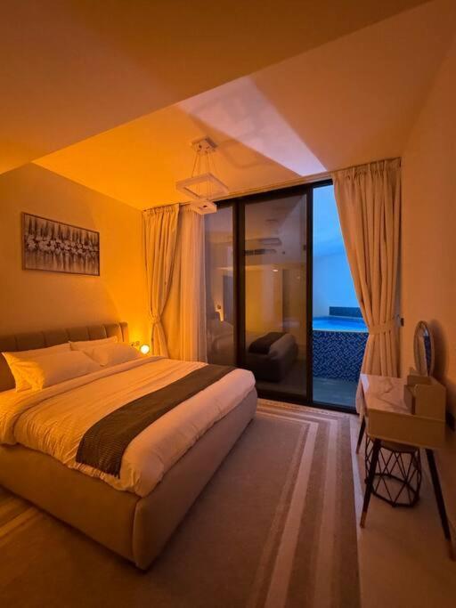 Apartment Luxurious Private Pool Dubai