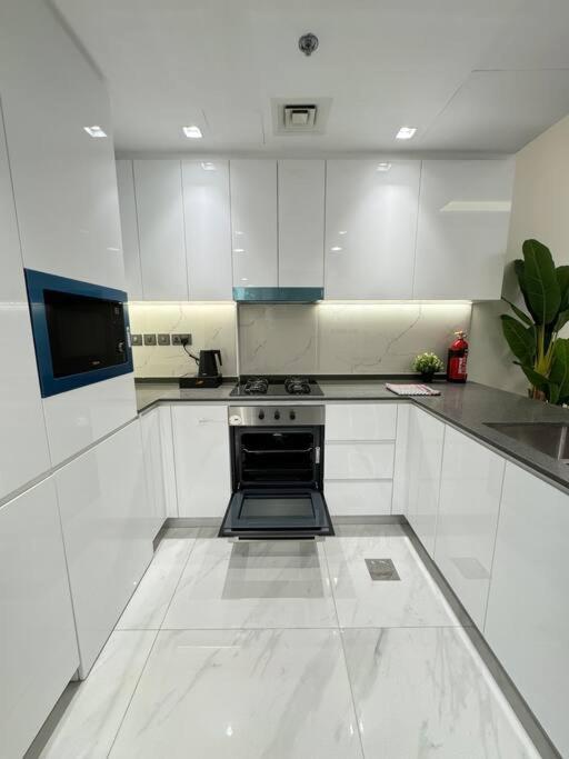 Apartment Luxurious Private Pool Dubai