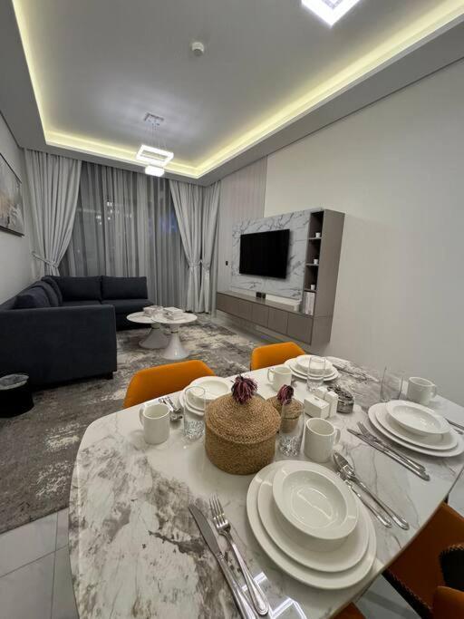 Apartment Luxurious Private Pool Dubai