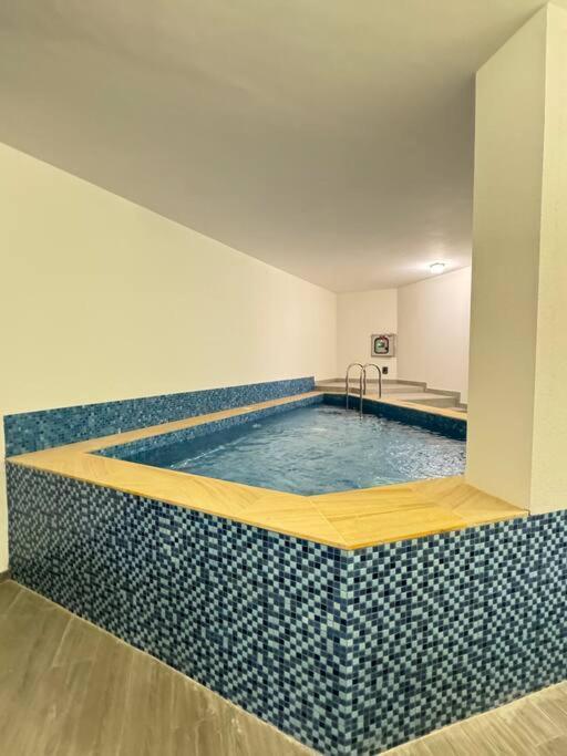 Apartment Luxurious Private Pool Dubai