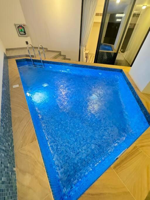 Luxurious Private Pool * Dubai
