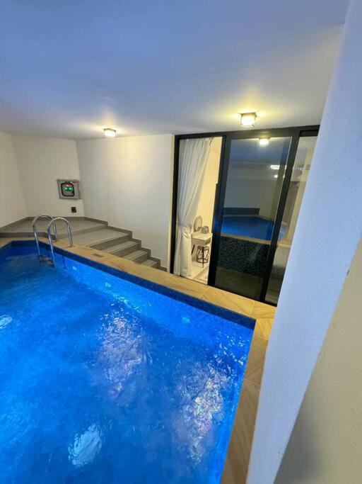 Apartment Luxurious Private Pool Dubai
